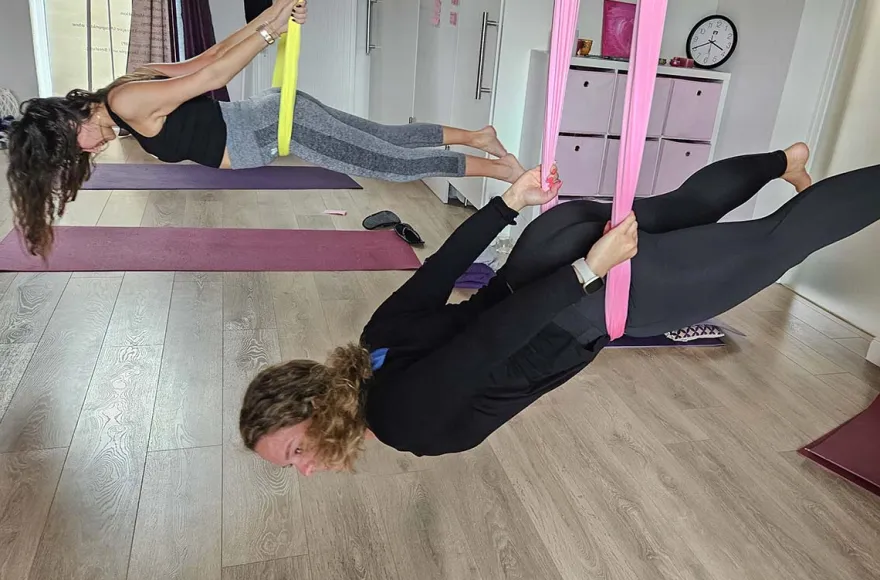 Aerial Yoga für 2 Seck (Privatstunde)