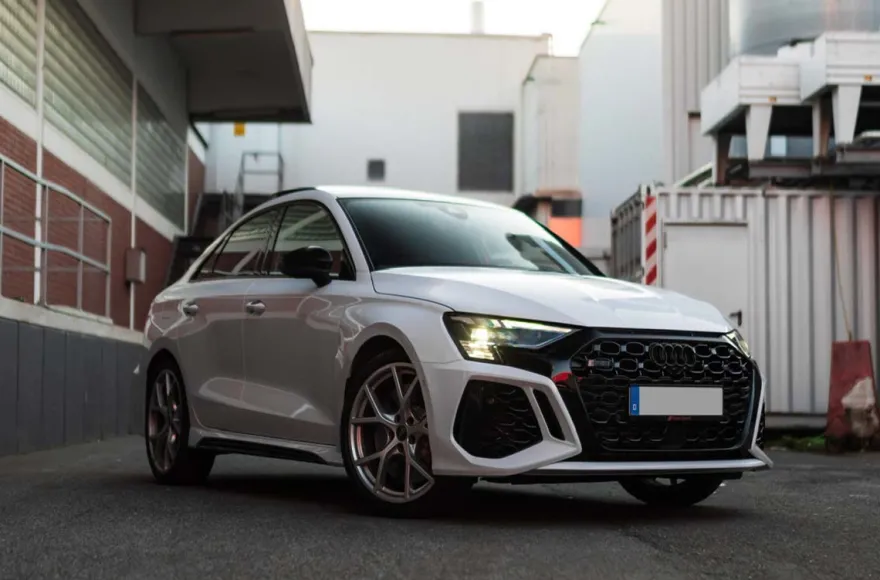 Audi RS3 Limousine mieten Bielefeld (Wochenendmiete)