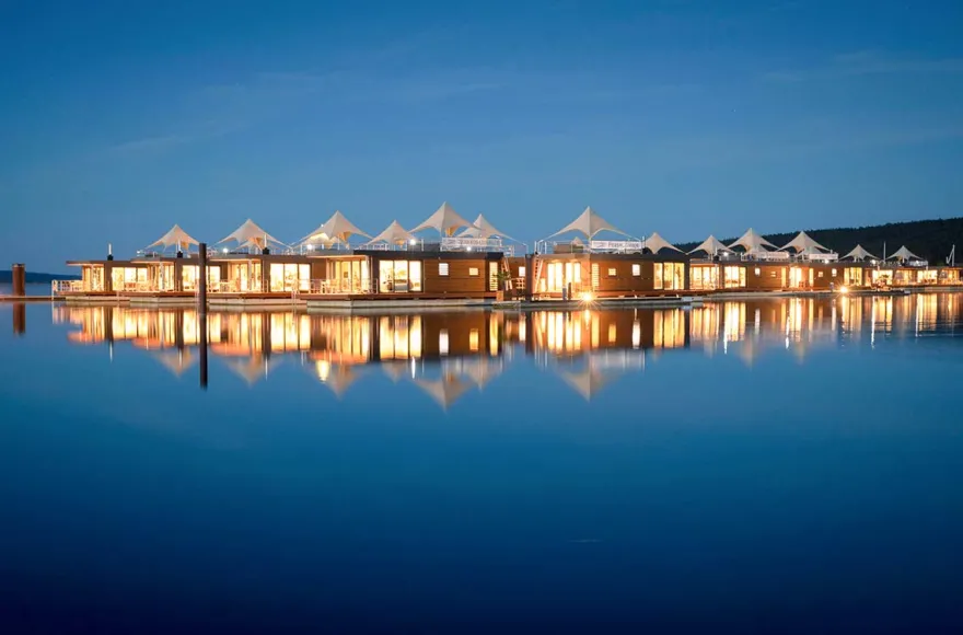 Außergewöhnlich Übernachten im Floating Village für 2 (3 Nächte)