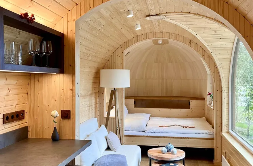Außergewöhnlich Übernachten im Holz Iglu Oranienburg für 2 (2 Nächte)