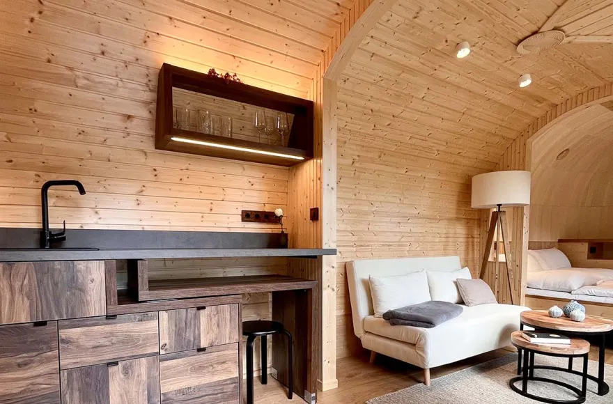 Außergewöhnlich Übernachten im Holz Iglu Oranienburg für 2 (2 Nächte)