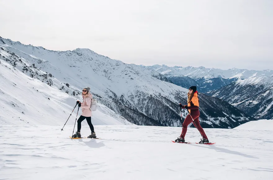 Außergewöhnlich Übernachten Tirol mit Schneeschuhwanderung