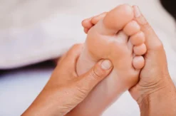 Ayurvedische Fußmassage für Frauen Berlin