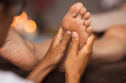 Ayurvedische Fußmassage für Frauen Berlin