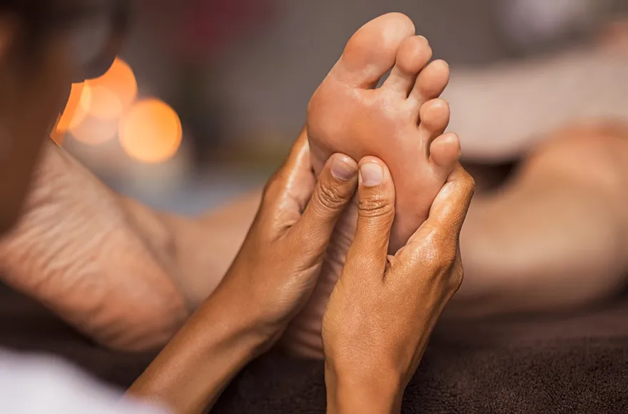 Ayurvedische Fußmassage für Frauen Berlin