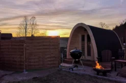 Übernachtung im Holz POD Neuhaus für 2 (1 Nacht)