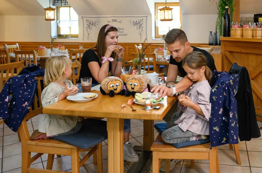 Übernachtung im Weinfass für 4 Grub an der March
