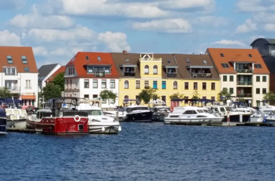 Bootfahren ohne Führerschein auf dem Müritzsee (1 Tag)