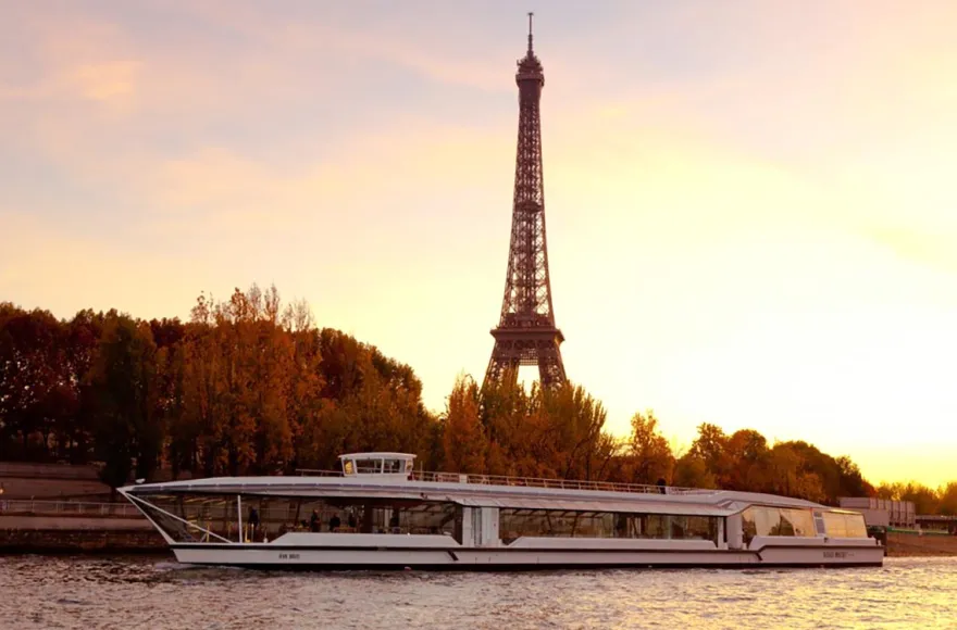 Bootsfahrt auf der Seine in Paris mit Dinner
