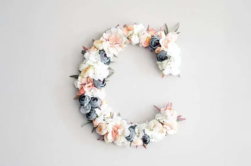 Buchstaben mit Trockenblumen selber machen München