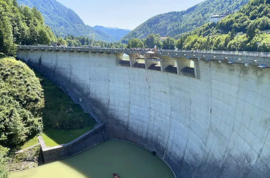 Bungee am Staudamm Klaus in Oberösterreich