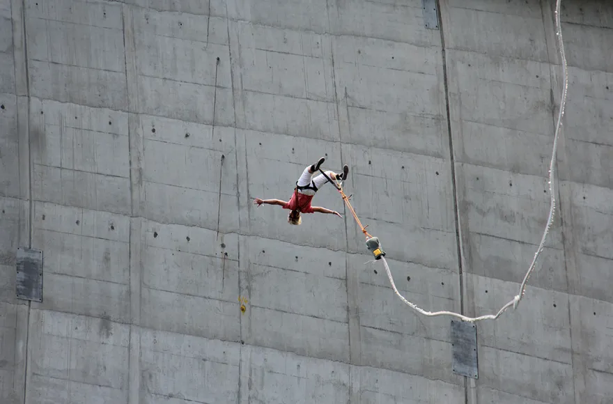 Bungee am Staudamm Klaus in Oberösterreich