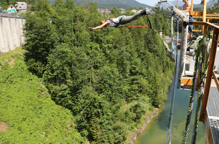 Bungee am Staudamm Klaus in Oberösterreich