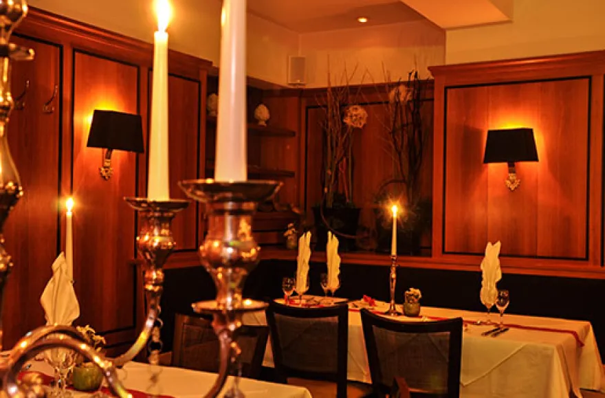 Candle Light Dinner & Fackel-Stadtführung München für 2