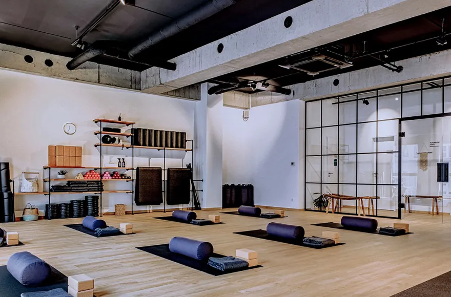 Candle Light Yin Yoga München (75 Min.)