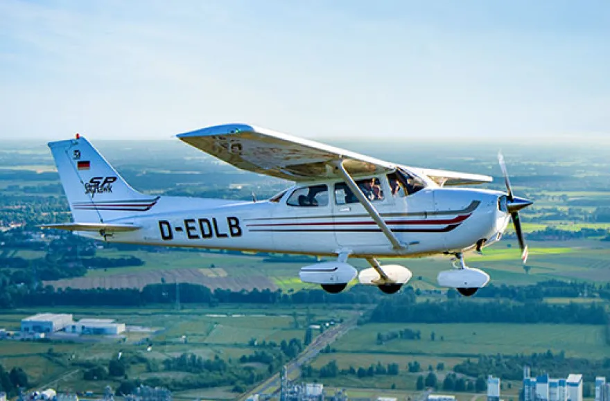 Cessna Rundflug & Candle Light Dinner Hamburg für 2