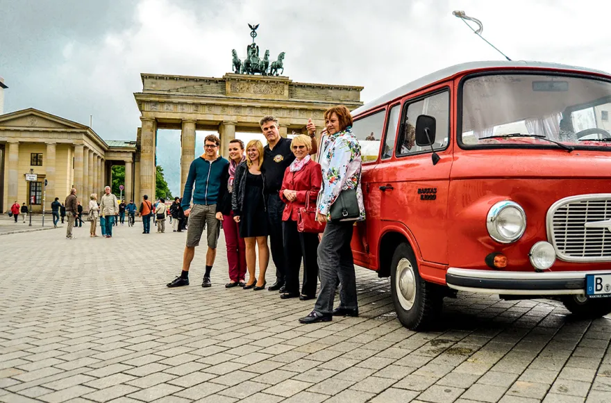 "Der geheime Osten" mit Currywurscht bei "Konnopke"
