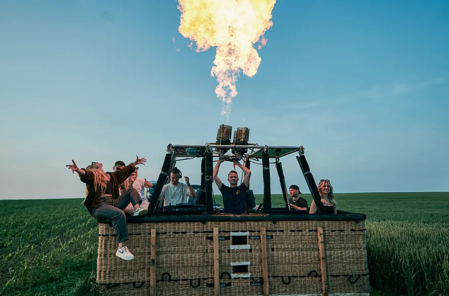 DJ im Ballon - Party auf 1000 Metern (14 Personen)