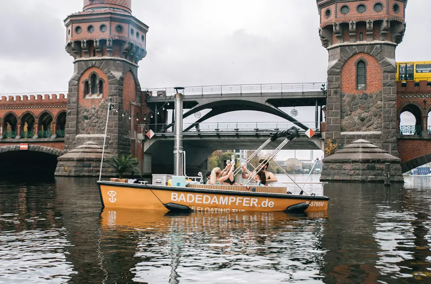 Floating Hot Tub Berlin für bis zu 6 Personen