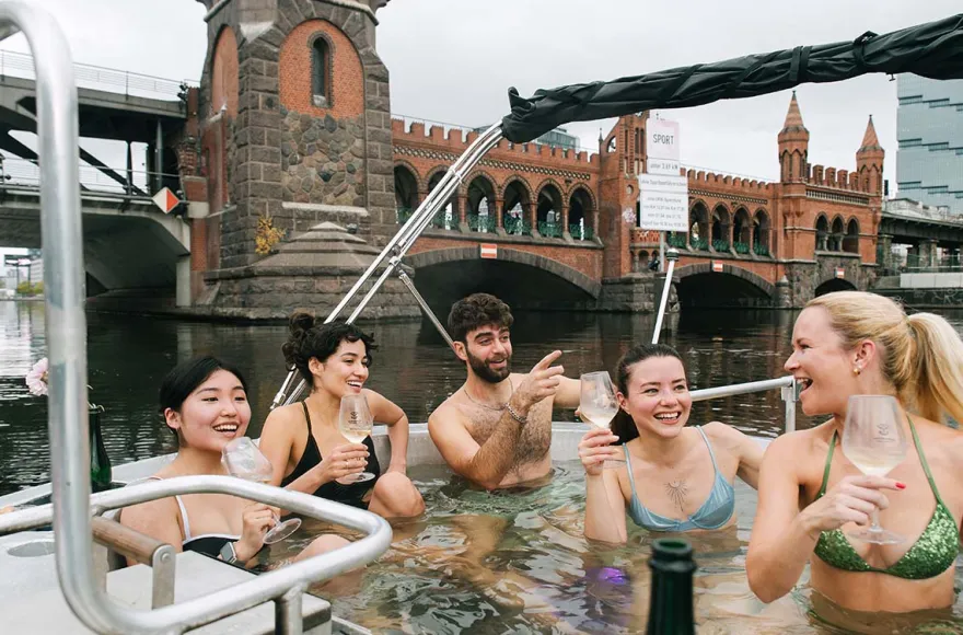 Floating Hot Tub für 4 Berlin