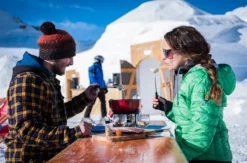 Fondue im Iglu Davos
