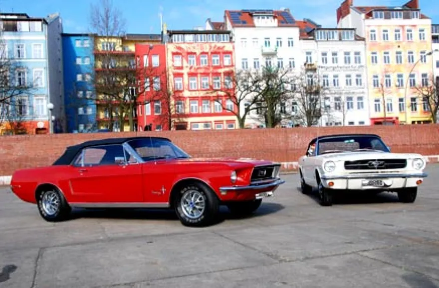 Ford Mustang Oldtimer fahren (2 Std.)