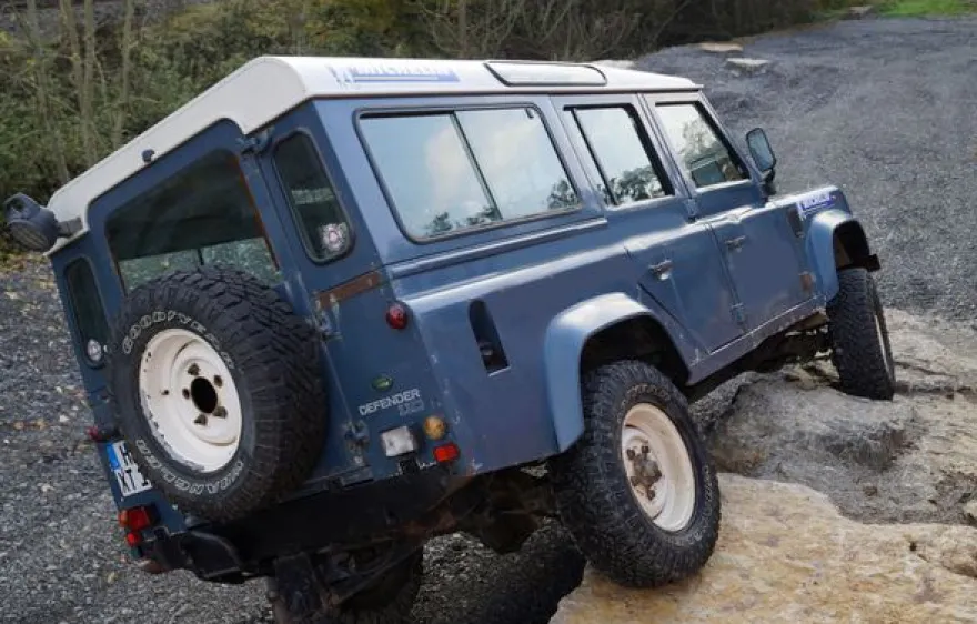 Geländewagen offroad fahren Sinsheim (Landrover Defender)