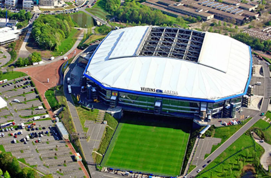 Heli-Rundflug über das Schalke-Stadion