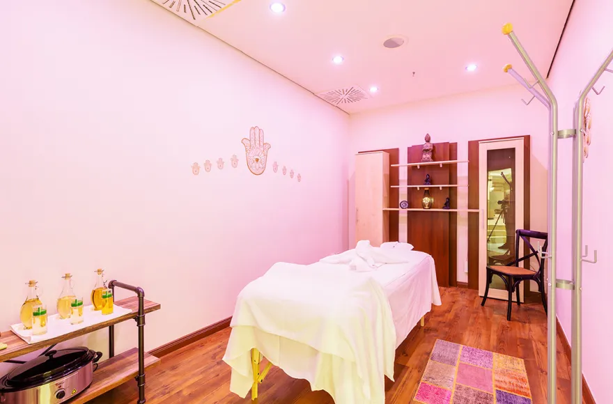 Hotstone Massage mit Spa Berlin - Friedrichstrasse