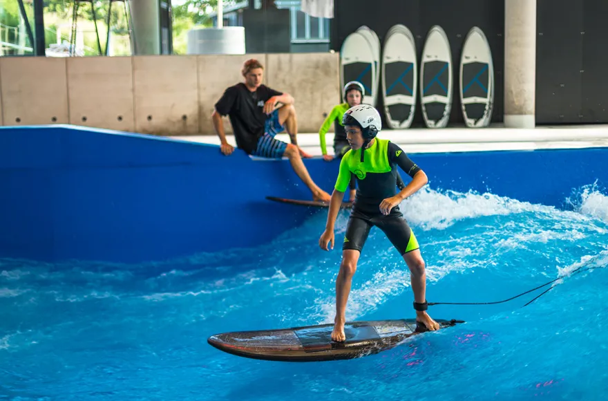 Indoor Surfen (Kinder bis 14 J.) - Arena München