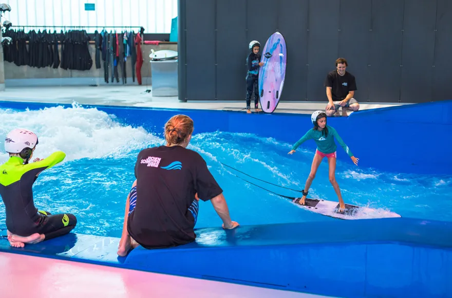 Indoor Surfen (Kinder bis 14 J.) - Arena München