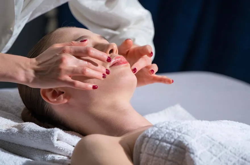 Japanische Gesichtsmassage München