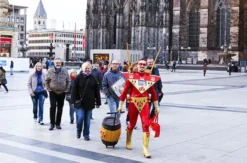 Jecke Stadtführung durch Köln für 2