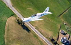 Kampfflugzeug selber fliegen Lübeck (30 Min.)