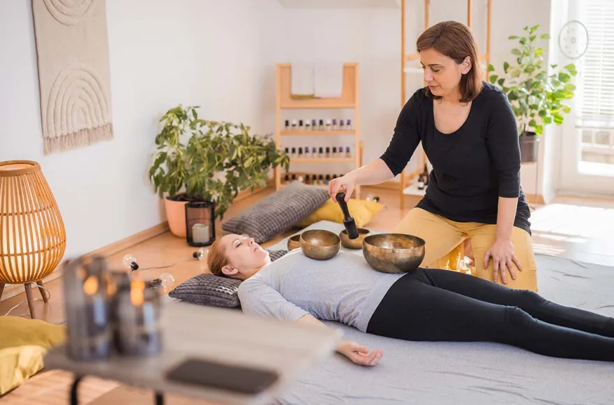 Klangschalenmassage bei Pforzheim
