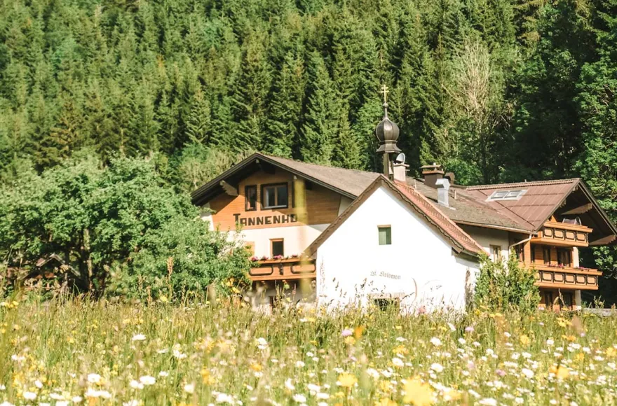 Kurzurlaub mit Schneeschuhwanderung in Tirol für 2