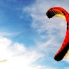 Lenk-Drachen fliegen in München