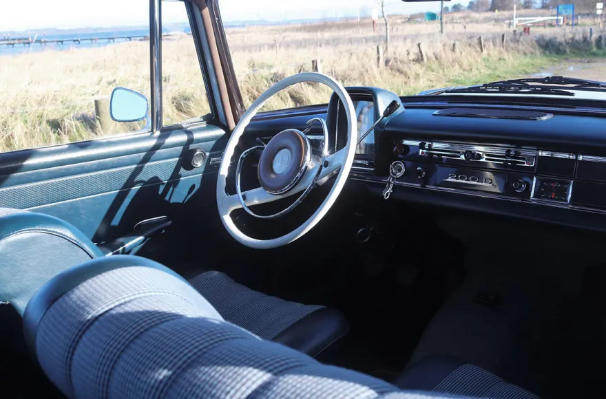 Mercedes Oldtimer fahren Wees (4 Std.)