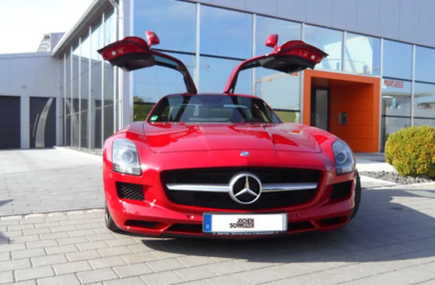 Mercedes SLS AMG Flügeltürer fahren