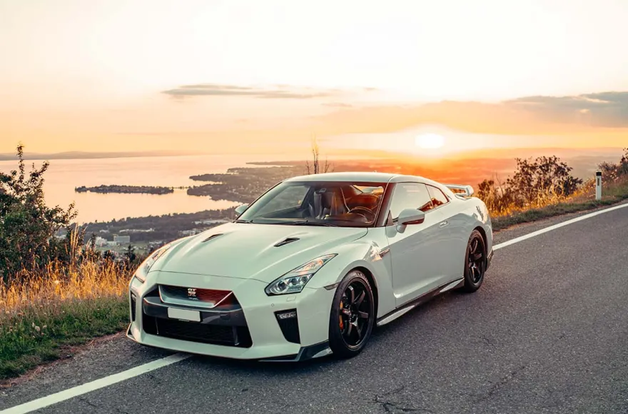 Nissan GT-R fahren (12 Std.)
