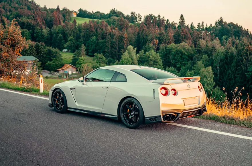 Nissan GT-R fahren (12 Std.)