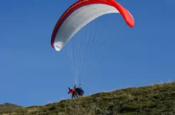 Paar Gleitschirmflug Emmetten