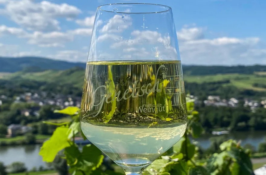 Planwagenfahrt mit Weinprobe Lieser