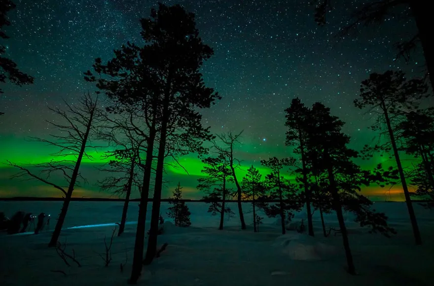 Polarlichterfahrt am See in Inari für 2 (5 Nächte)