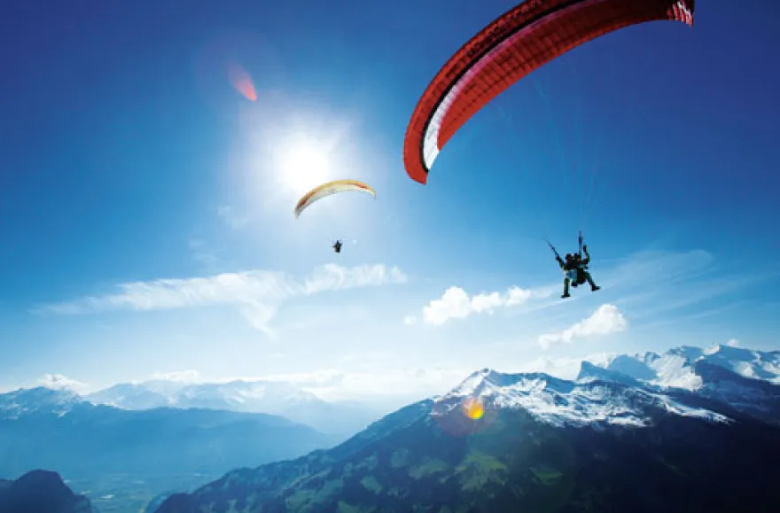 Pärchenflug mit 2 Gleitschirmen Schweiz
