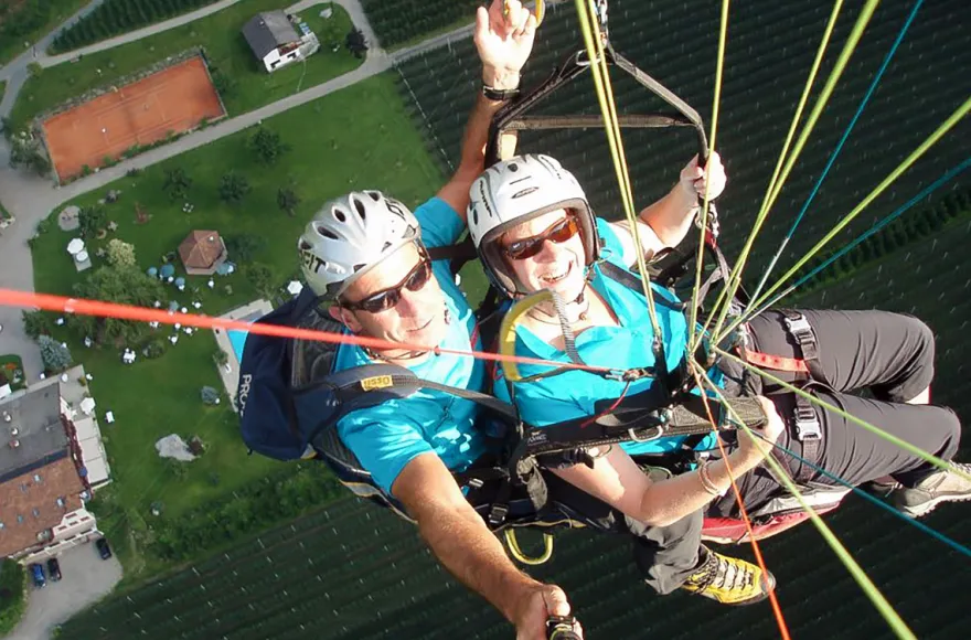 Pärchenflug mit 2 Gleitschirmen Saltaus