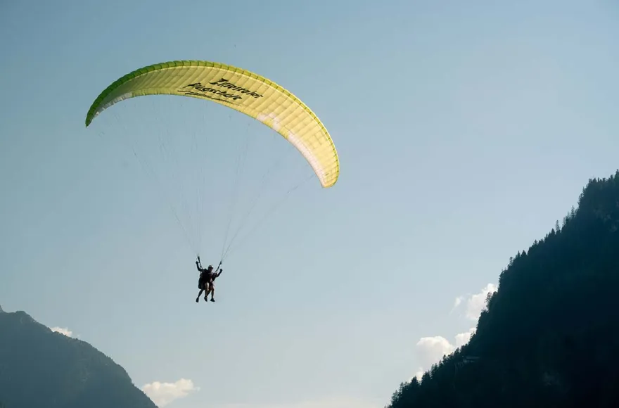 Pärchenflug mit 2 Gleitschirmen
