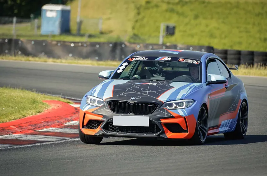 Renntaxi fahren und Rennstreckentraining BMW M2 (2 Std.)