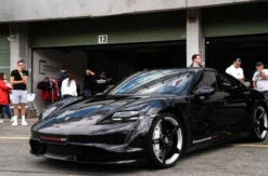 Renntaxi (Porsche Taycan)