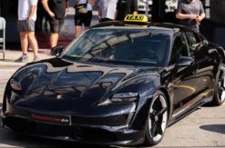 Renntaxi (Porsche Taycan)